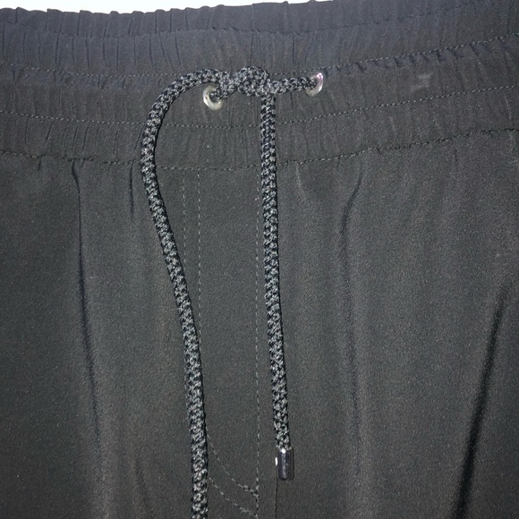 Elegant black skirt - Picture 4 of 5